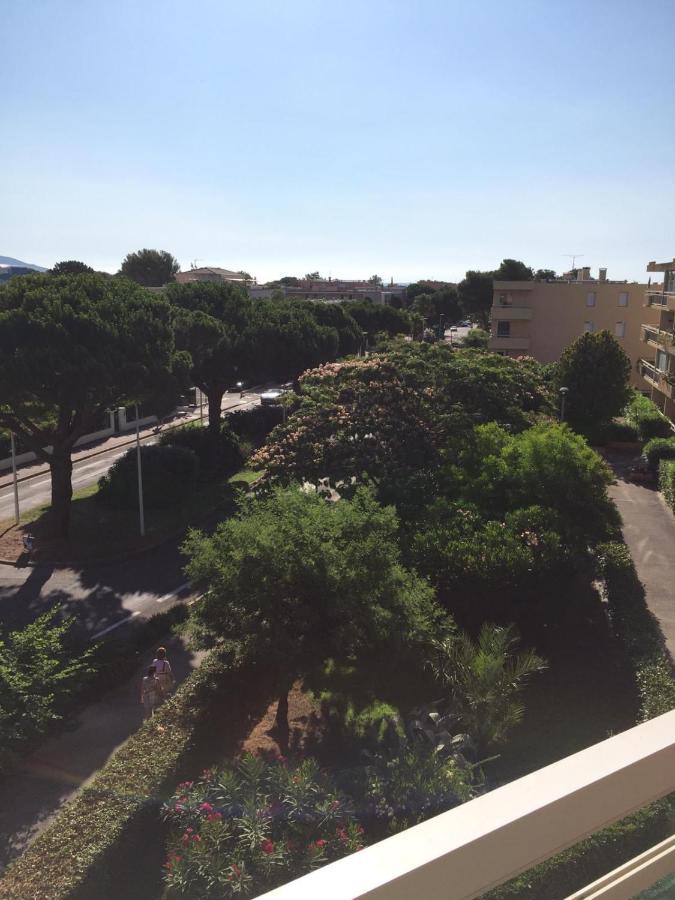 Bormes-Les-Mimosas - Appart 25M2 Avec Balcon - 4P Экстерьер фото