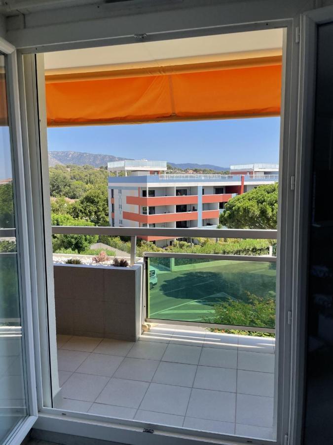 Bormes-Les-Mimosas - Appart 25M2 Avec Balcon - 4P Экстерьер фото