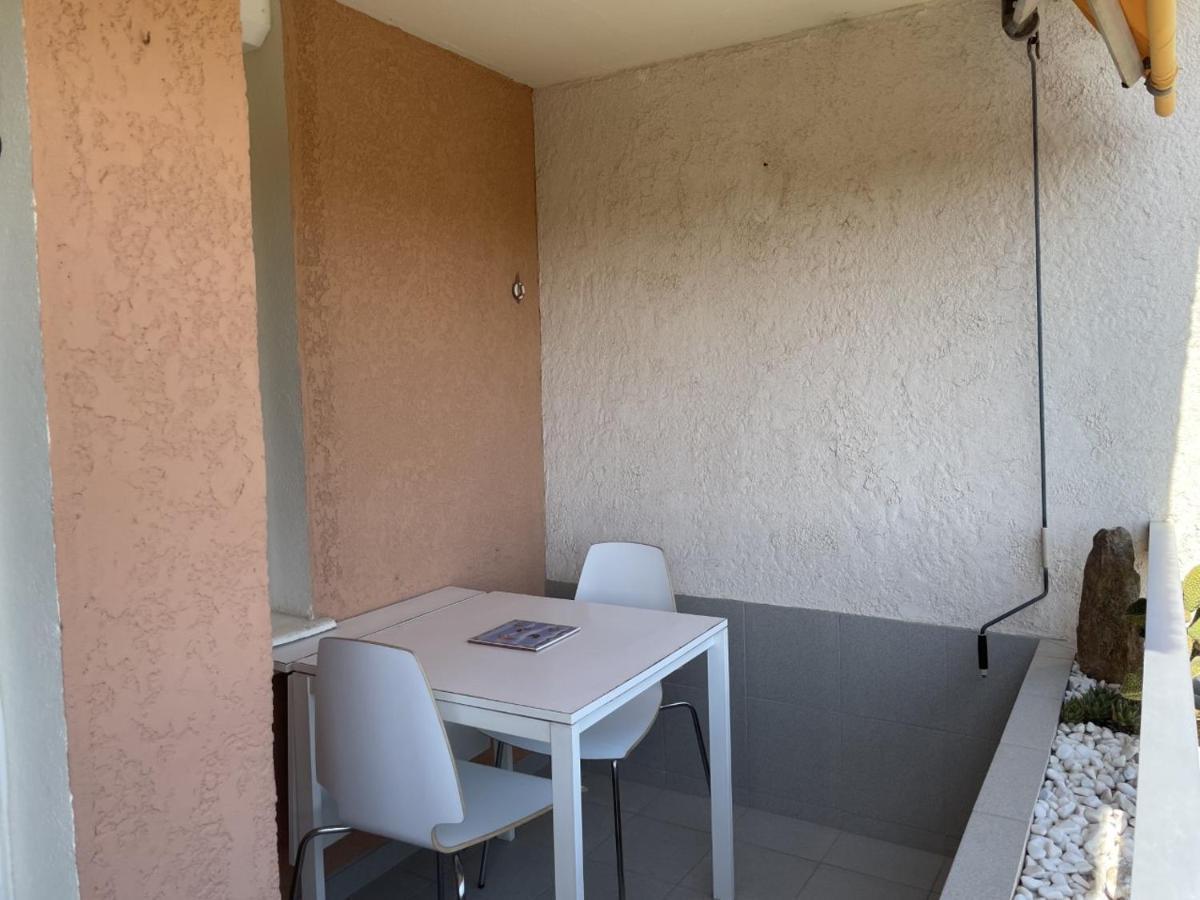 Bormes-Les-Mimosas - Appart 25M2 Avec Balcon - 4P Экстерьер фото