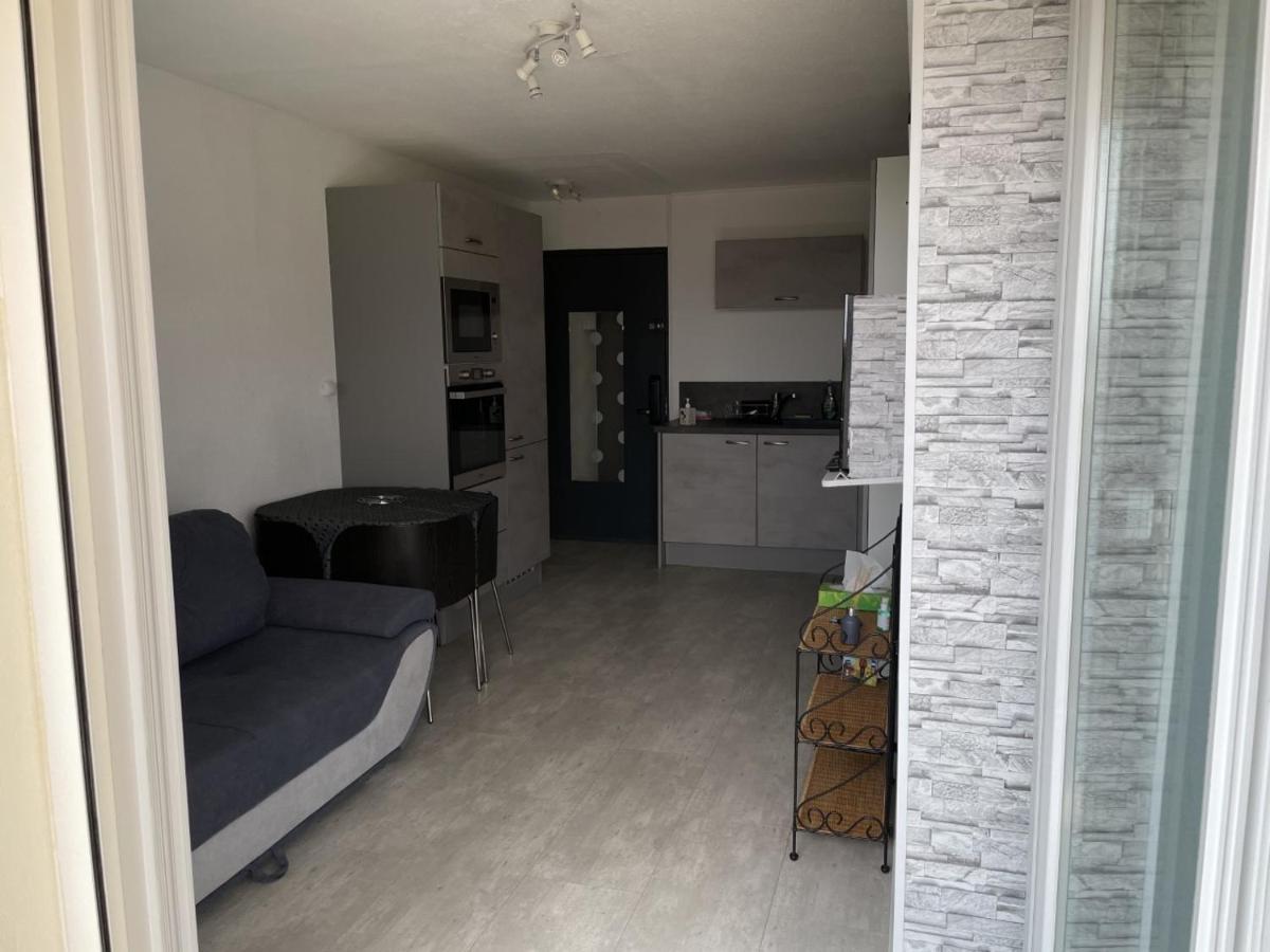 Bormes-Les-Mimosas - Appart 25M2 Avec Balcon - 4P Экстерьер фото