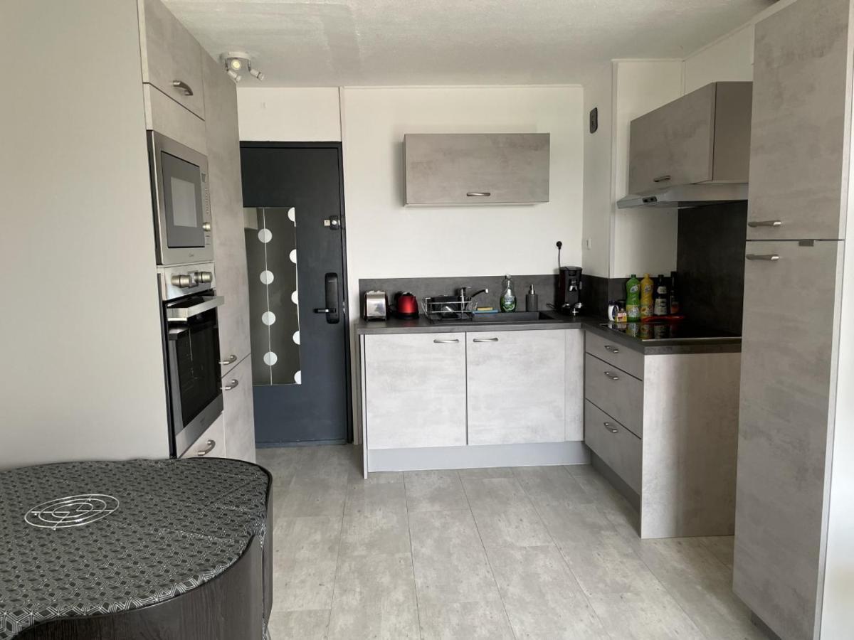 Bormes-Les-Mimosas - Appart 25M2 Avec Balcon - 4P Экстерьер фото