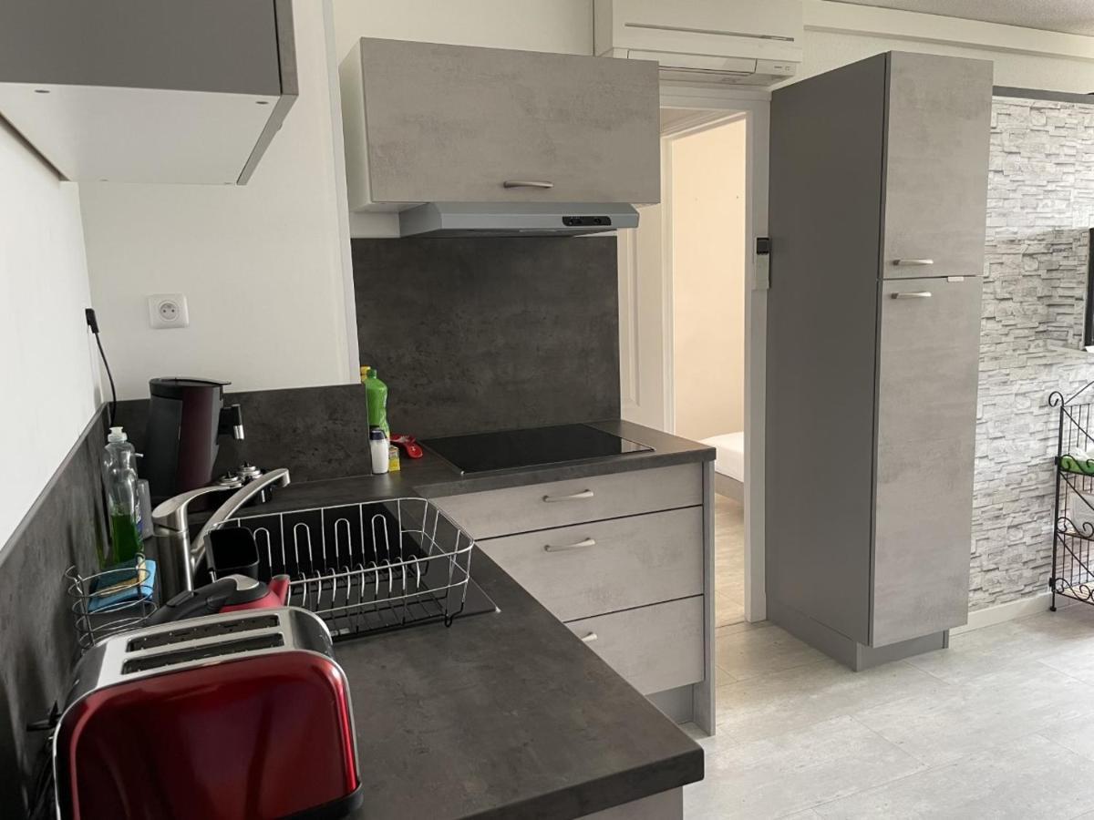 Bormes-Les-Mimosas - Appart 25M2 Avec Balcon - 4P Экстерьер фото